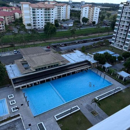 Sandakan Spacious And Comfortable Pool View Condo Buitenkant foto