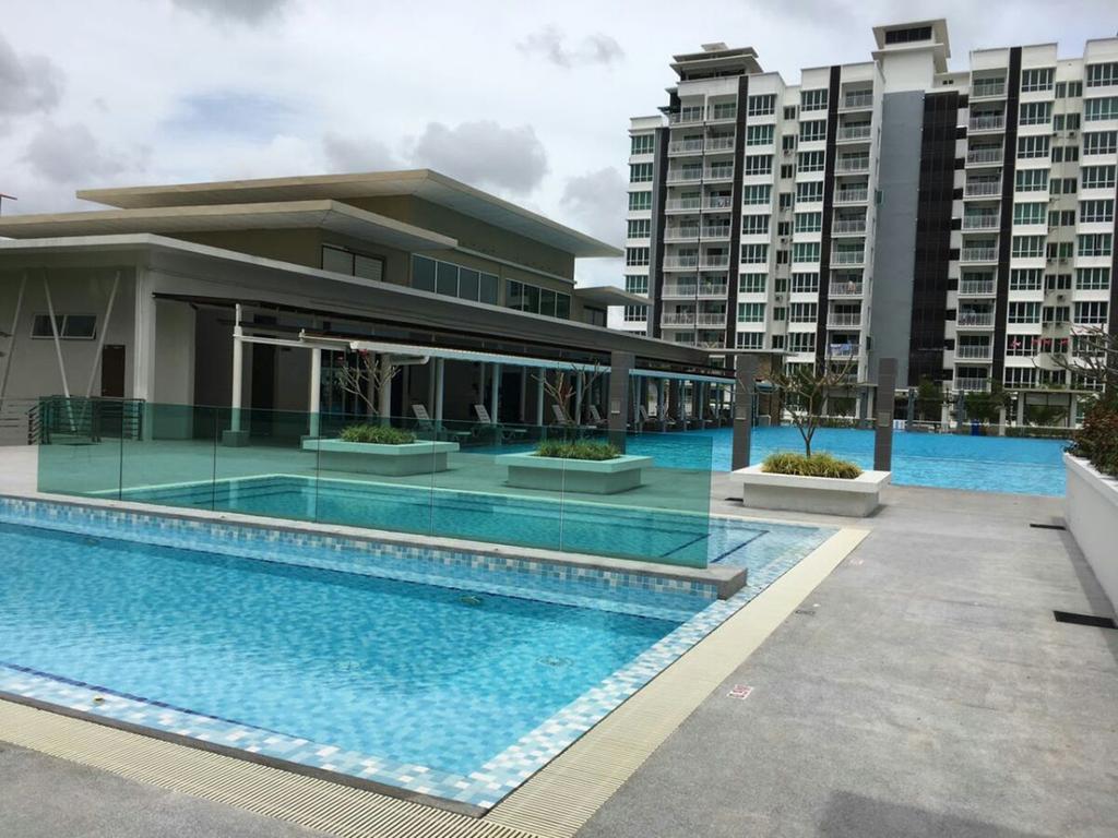 Sandakan Spacious And Comfortable Pool View Condo Buitenkant foto